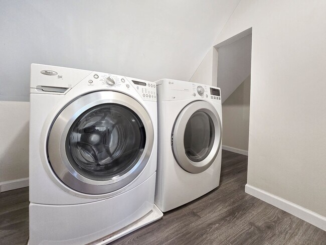 Building Photo - Flexible Living, Luxe Comfort: A Home That...