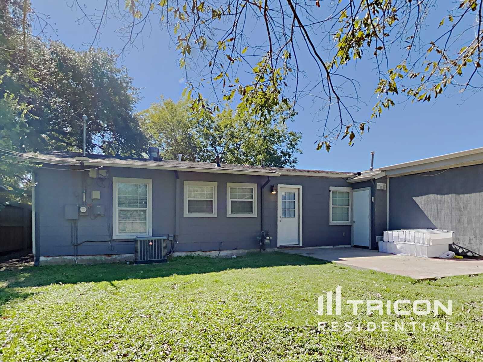 Building Photo - 423 Byrnes Dr