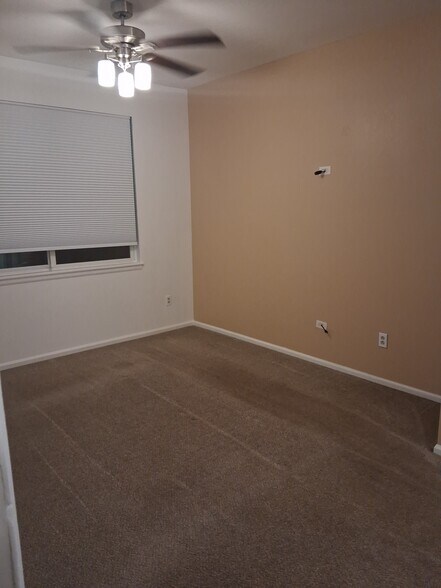 Building Photo - 1089 S Walden Way