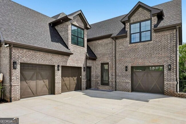 Building Photo - 6222 Bridgewood Dr