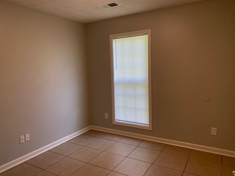 Building Photo - 55 Leafwood Cv