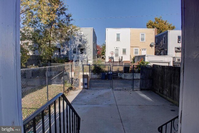 Building Photo - 1854 44th St