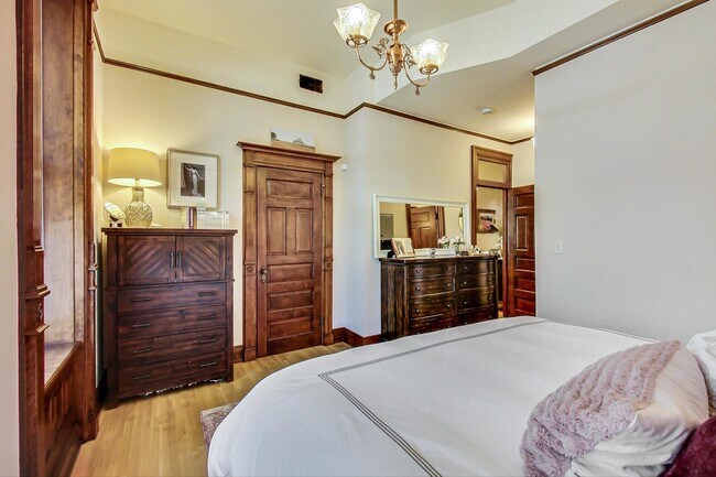 Building Photo - 2052 N Orleans St