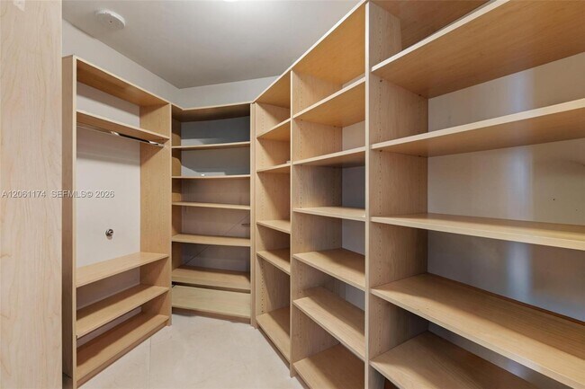 Building Photo - 16051 Collins Ave