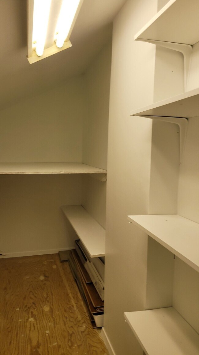 Building Photo - 14777 Wunderlich Dr