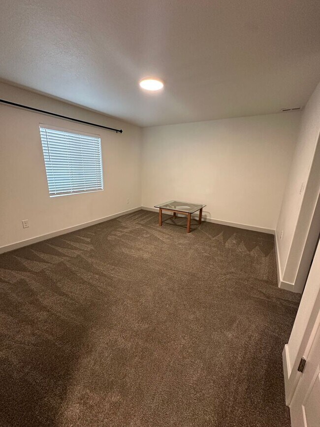 Building Photo - GORGEOUS Bountiful Home!!!