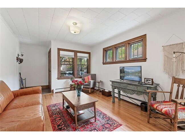 Building Photo - 2142 Palace Ave