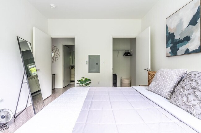 Building Photo - 1717 22nd Ave