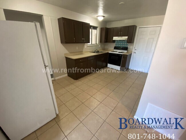 Building Photo - 1453 2320 S