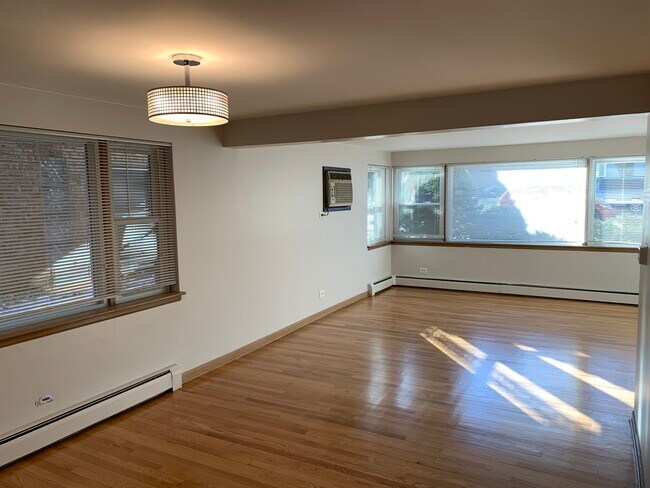 Building Photo - 5415 N Monitor Ave