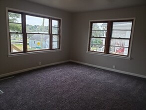 Building Photo - N 3rd Duplex