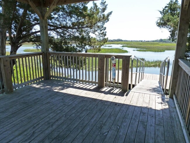 Building Photo - Summerhouse 310