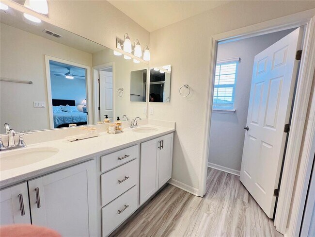 Building Photo - 317 Silverbell Trl