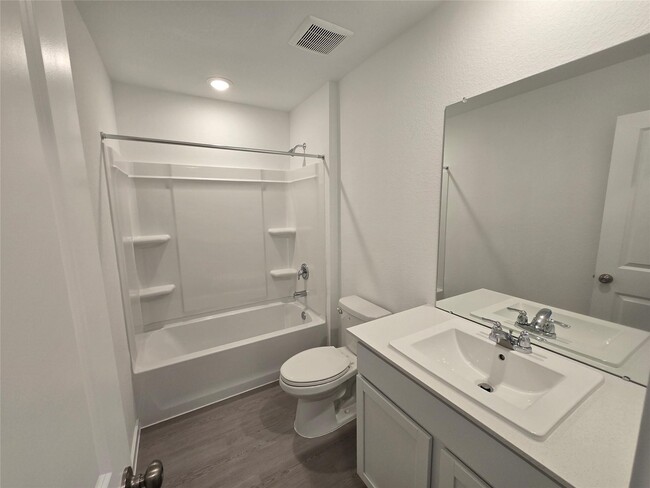Building Photo - 5922 Starling Dr