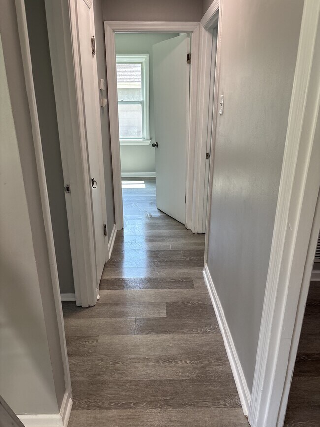 Building Photo - 460 Marechal Ln