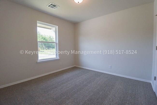 Building Photo - Gorgeous New Construction Home 4 Bed 2 Bath in Broken Arrow!