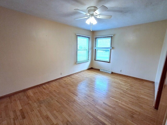 Building Photo - 220 Hunter Dr