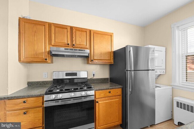 Building Photo - 602 W 20th St