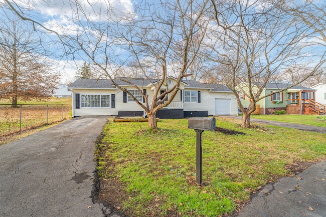 Building Photo - 2407 Webster Ct