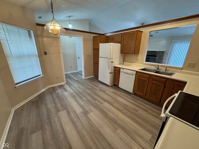 Building Photo - 4012 Jason Ave