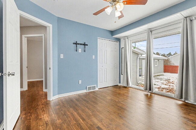 Building Photo - Charming 3-Bed Home - $2000/ month