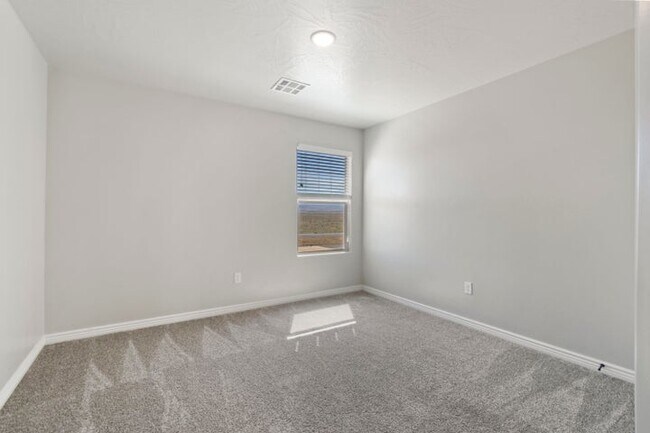 Building Photo - 1706 Honeycomb Dr