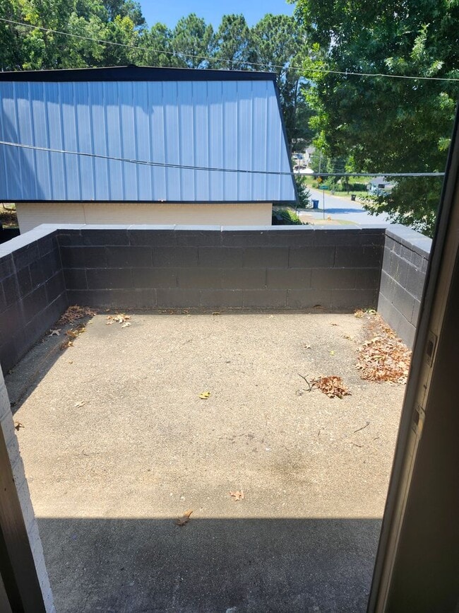 Building Photo - 2102 Watts Rd