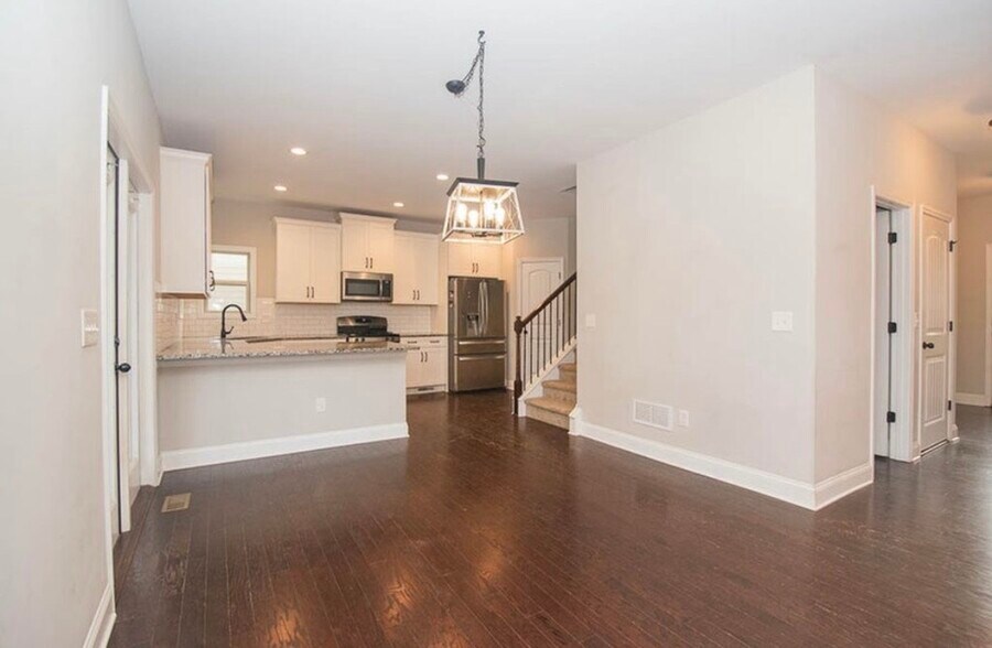 Kitchen - 399 Cobblestone Trl