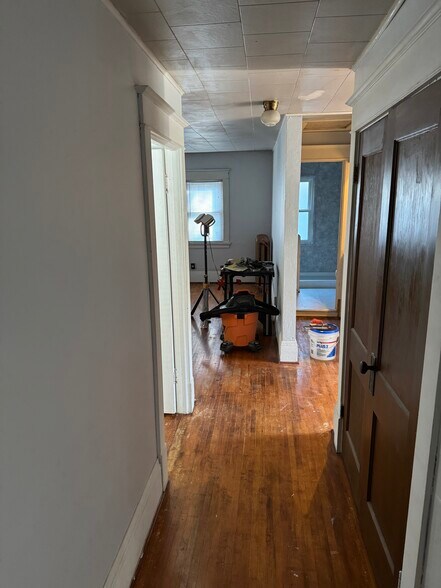 Building Photo - 730 Como Ave