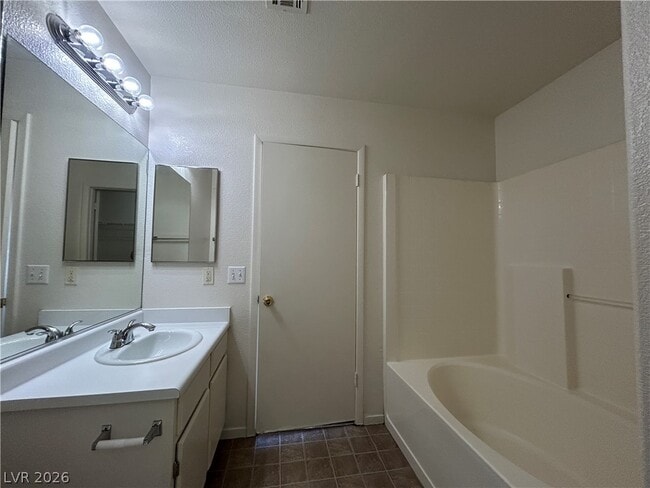 Building Photo - 5532 La Pelusa St