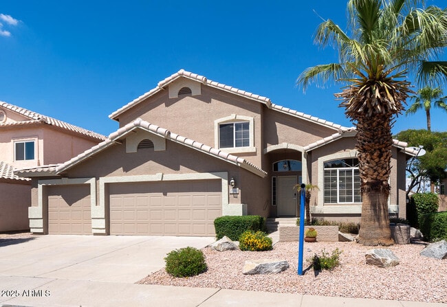 Building Photo - 2550 E Taro Ln