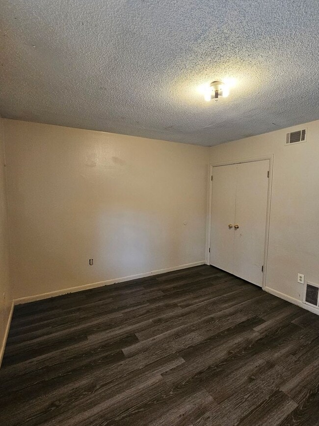 Building Photo - 2840 Glenn Hills Dr