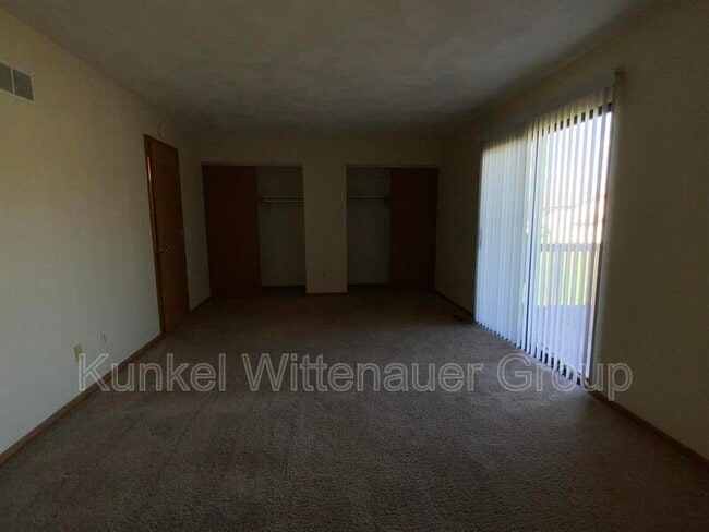 Building Photo - 700 Ganim Dr