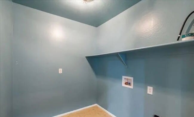 Building Photo - Great Mountain Gate Home 3 bed, 2 1/2 bath home with 2 car garage Property Pros Property Manageme...