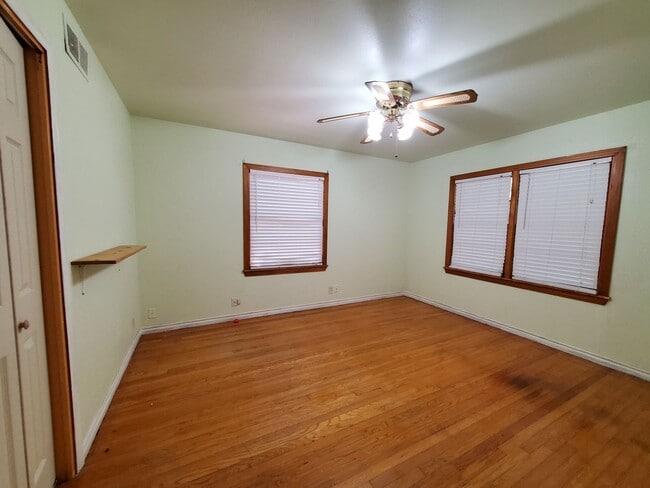Building Photo - 2307 McKee Dr
