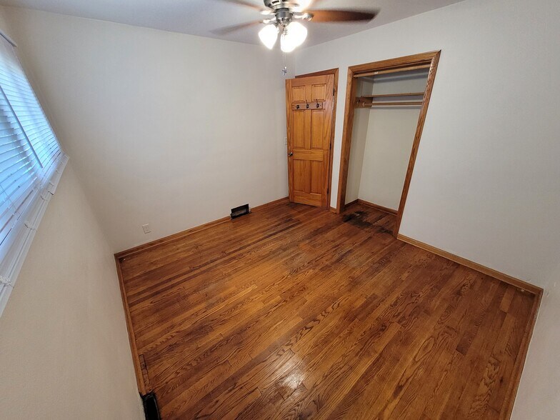 Building Photo - 810 Townline Ave