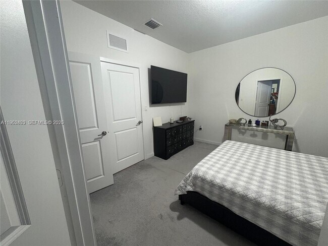 Building Photo - 13360 Tropical Ave