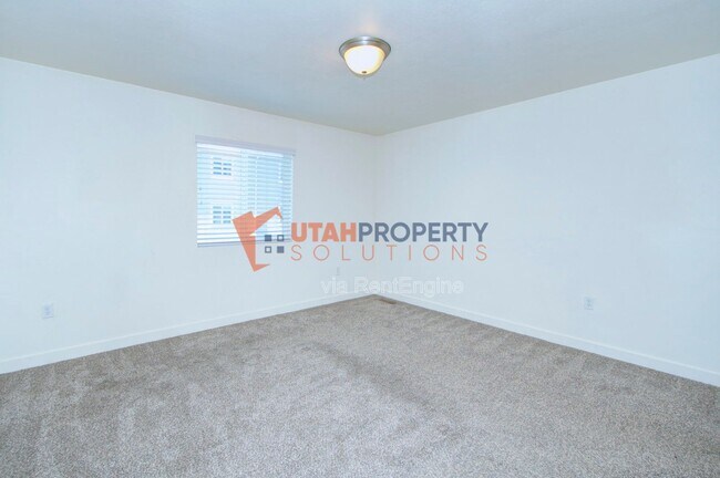 Building Photo - 8172 Broken Spoke Ln
