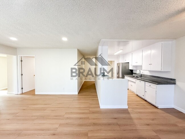 Building Photo - 6039 Whitsett Ave