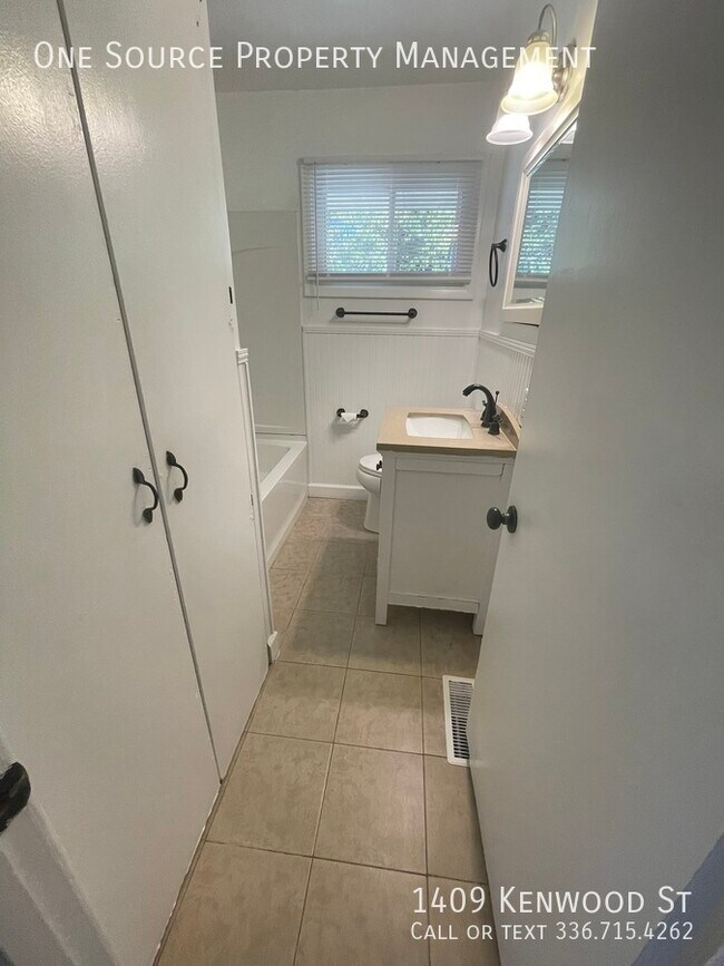 Building Photo - 1409 Kenwood St