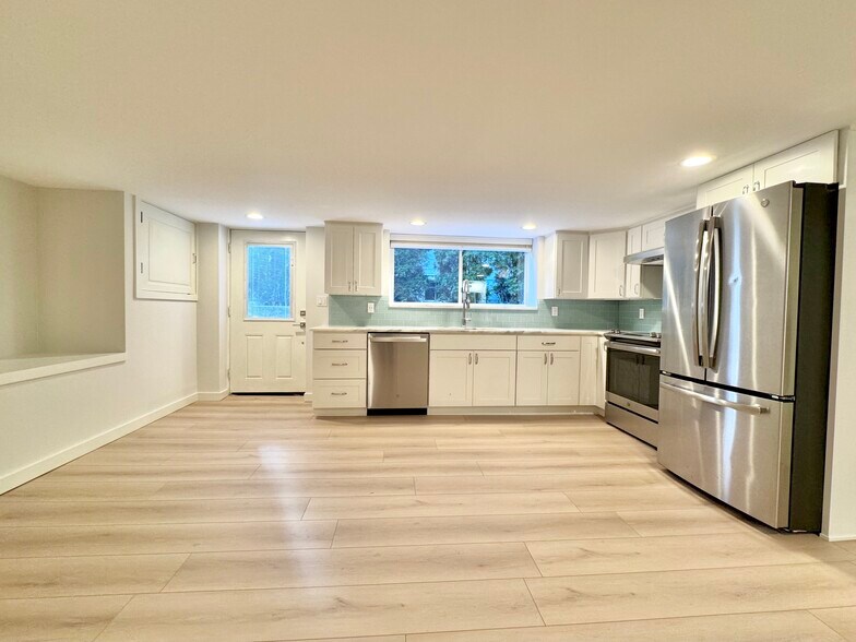 Building Photo - 7419 Keen Way N