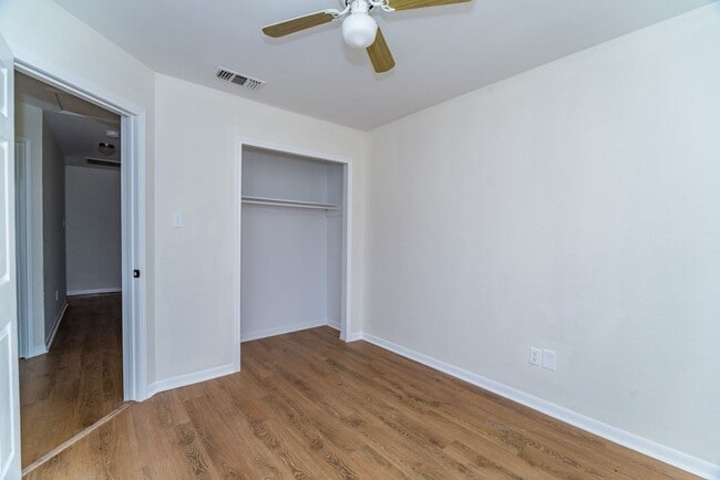 Building Photo - 3-Bedroom Duplex