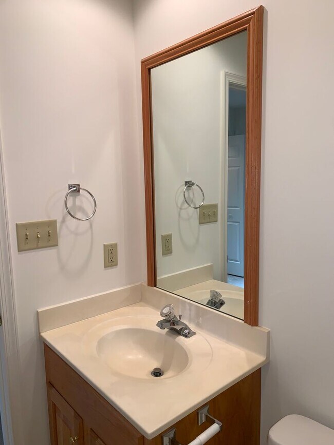 Building Photo - Don't Miss Out On This New Cumberland Town-Home For Rent, 3 Stories/3 Bedrooms/2.5 Bathroom In We...