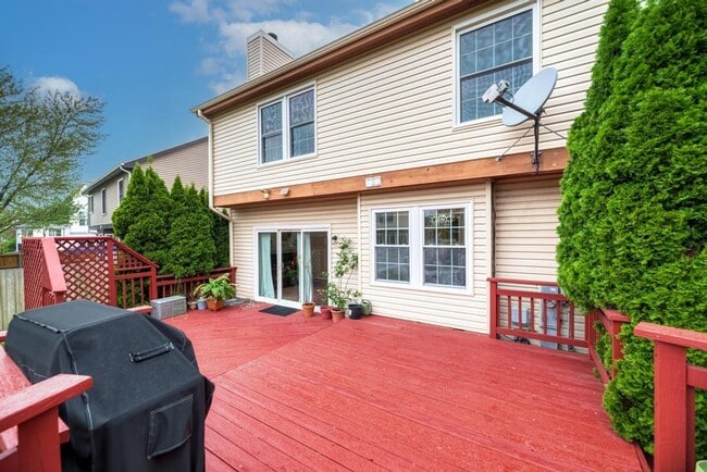 Building Photo - 3615 Fairfax Ct E