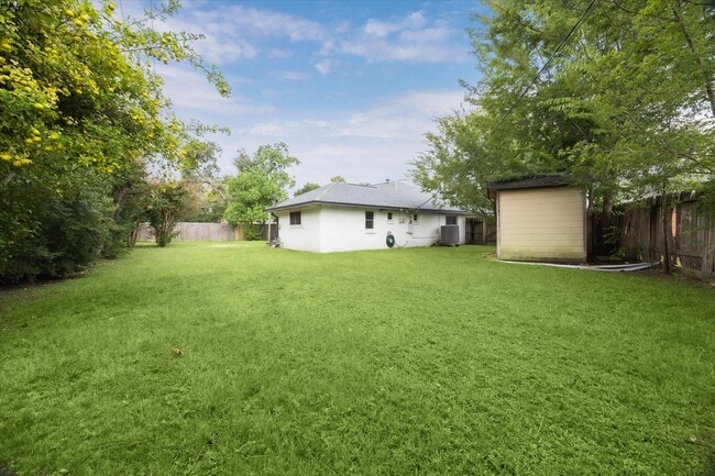 Building Photo - 10522 Barwood Dr