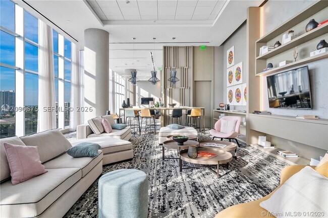 Building Photo - 4010 S Ocean Dr