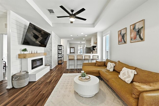 Building Photo - 126 Silktassel Way