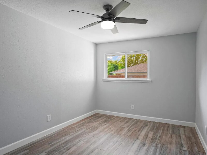 Building Photo - 900 Westminster Dr