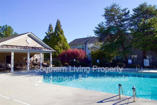 Building Photo - 10310 Blakeney Preserve Dr