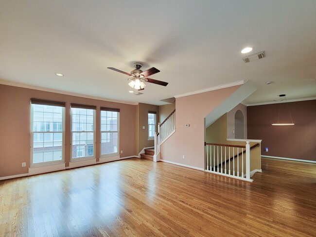 Building Photo - 2208 Taft St